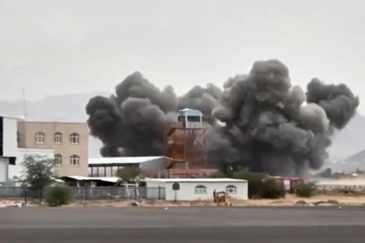 Houthis claim attacks on Saudi oil facility and Yemeni port, and other Mideast news